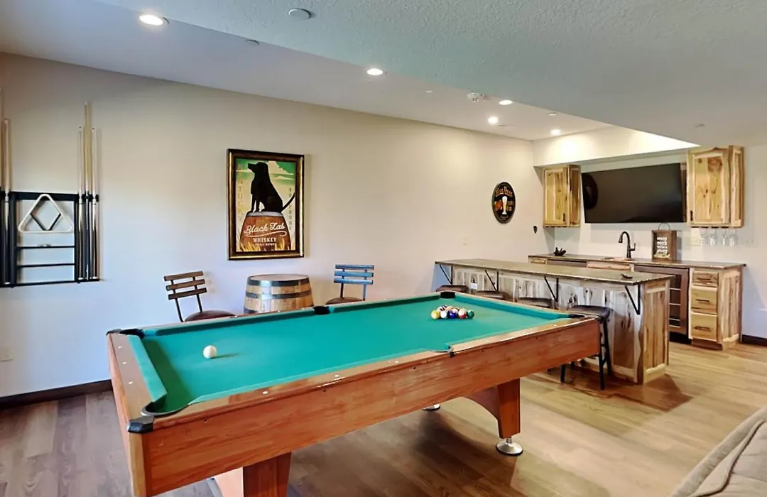 Mama Bear Lodge-1